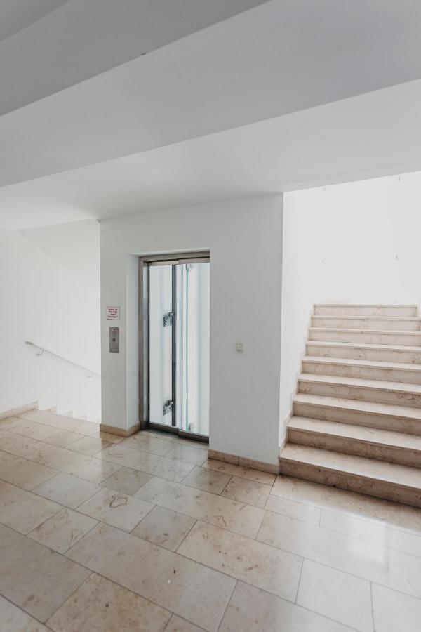 Traber Apartments Im Herzen Leipzigs Balkon Parkplatz Esterno foto