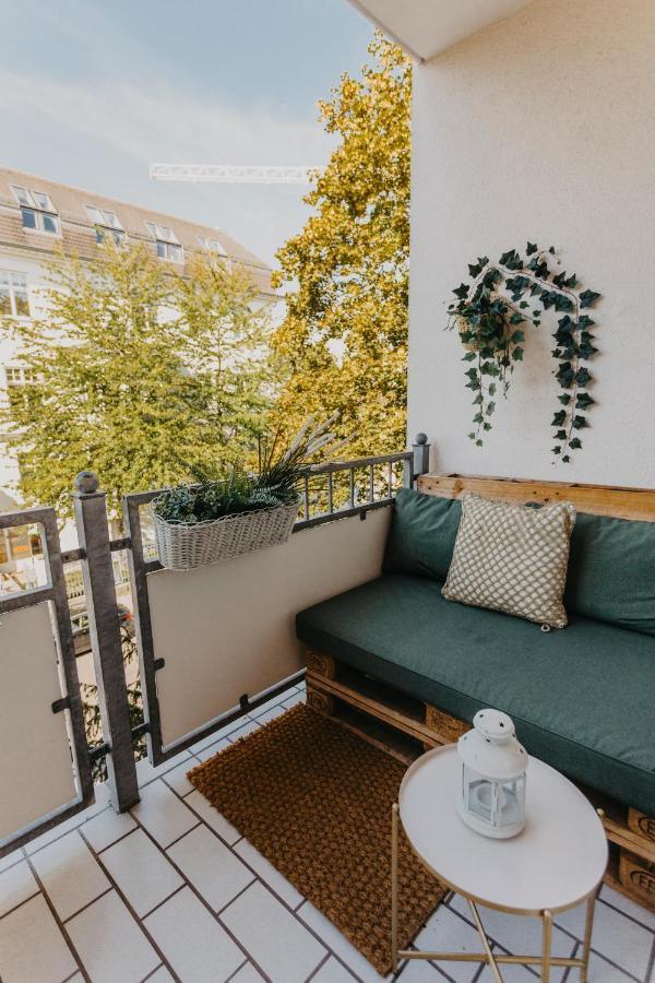 Traber Apartments Im Herzen Leipzigs Balkon Parkplatz Esterno foto