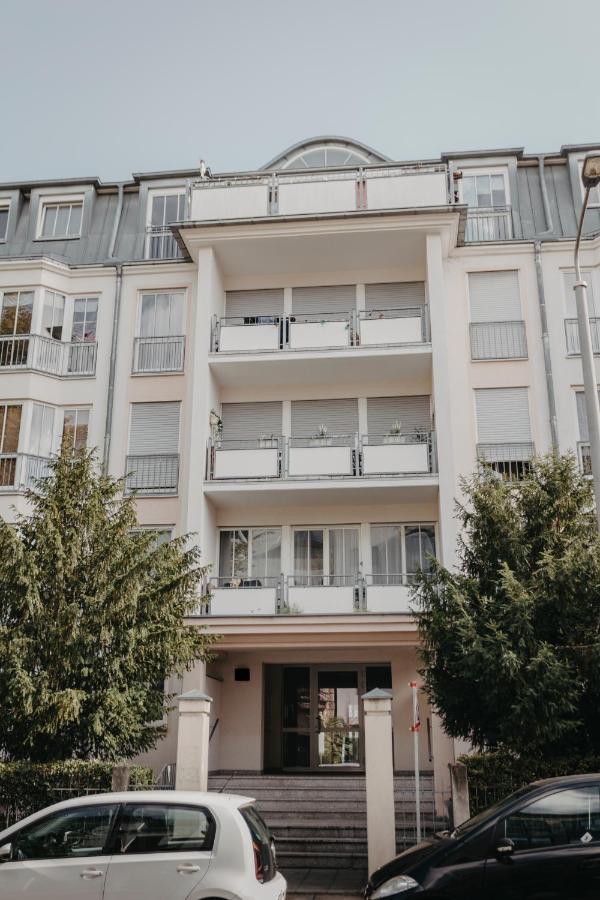 Traber Apartments Im Herzen Leipzigs Balkon Parkplatz Esterno foto